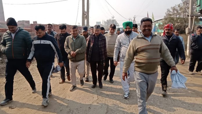 Mayor Visits Darwa Dairy Complex