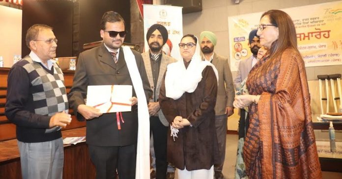 State Award to Divyangjan Teacher of Barnala