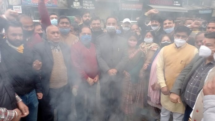 BJP Yuva Morcha on Committee Chowk