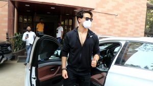 Tiger Shroff Spotted At Dubbing Studio In Andheri