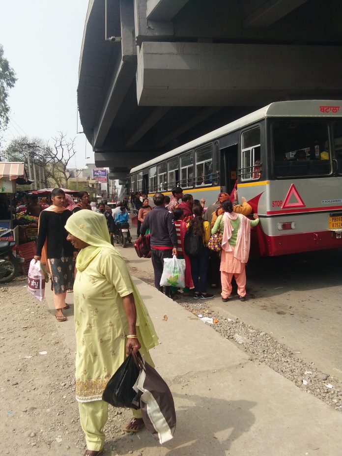 Residents Of Mojowal Mazara Demanded For Start Bus Service