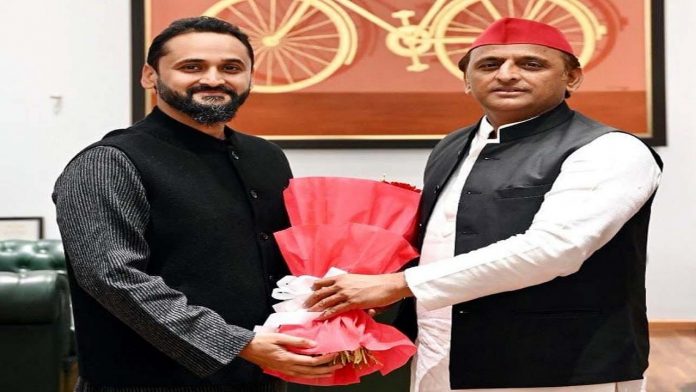 Mayank Joined Samajwadi Party