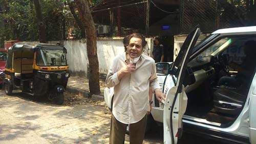 Dharmendra Deol Spotted At A Dental Clinic In Juhu