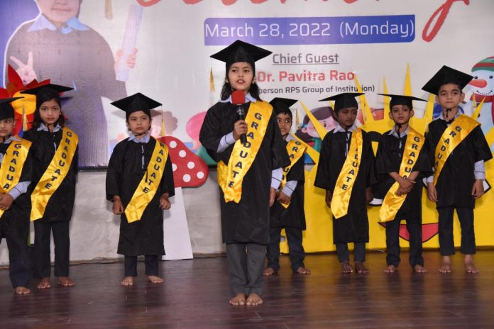 Graduation Program Organized In RPS Vidyalaya