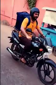 Kapil Sharma Delivery Boy Look