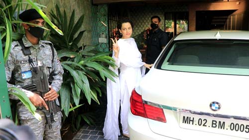 Kangana Ranaut Snapped At Her Office In Bandra