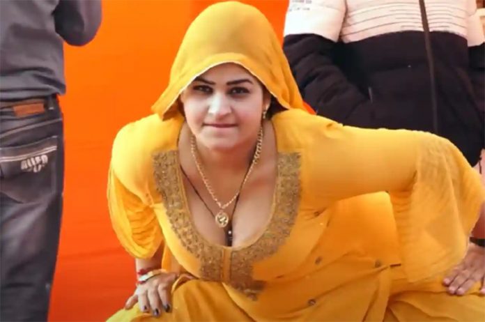 Neha Choudhry Viral Dance Video