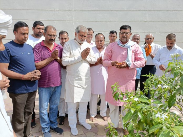 Foundation Stone Of Street By MLA Leela Ram