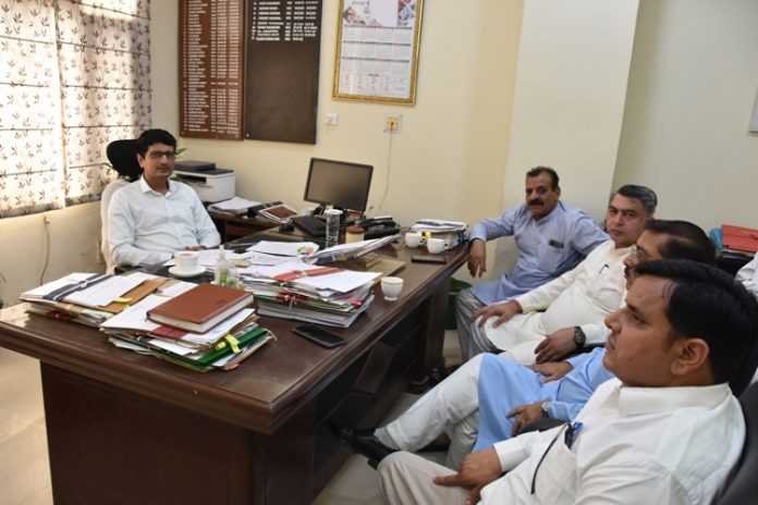 विभागाध्यक्ष सीएम विण्डों पर आई शिकायतों में देरी ना करें : नगराधीश राजेश सोनी