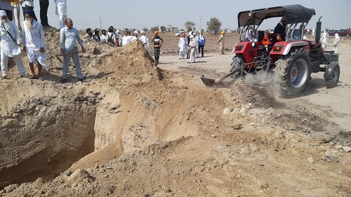 Efforts to stop the work of installation of towers even after persuasion by the farmers