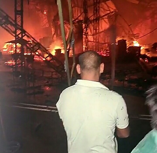 Massive fire broke out in the pandal of Raj Gharana Banquet Hall