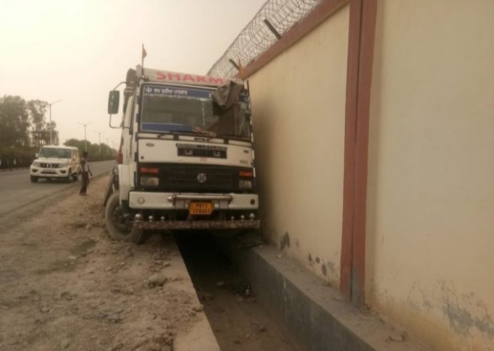 पानीपत में ट्रक ड्राइवर को आया मिर्गी का दौरा - तीन लोगों को मारी टक्कर - एक की मौत