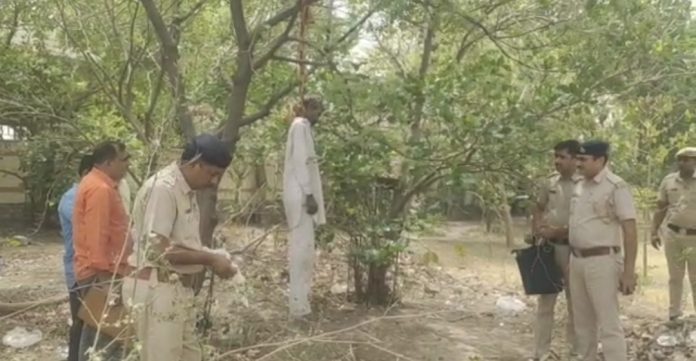 Panipat News Man Hangs himself in mini Secretariat of Panipat