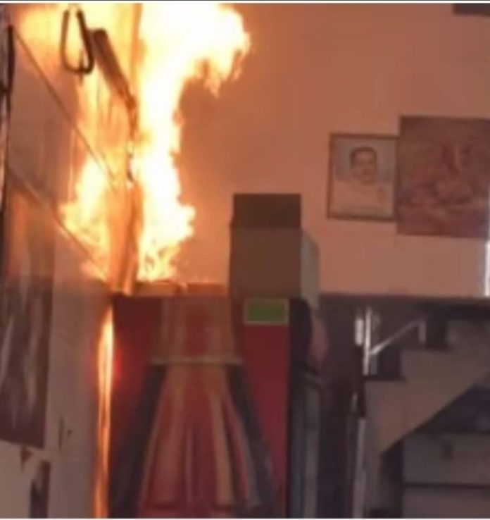 Rohtak News Fire Broke out in Dhaba at Bhiwani Stand