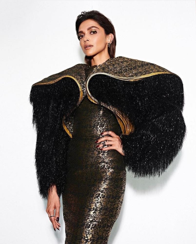 Bollywood News Deepika Padukone Golden and Black Gown Look Gorgeous at Cannes Film Festival 2022