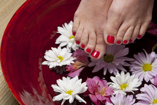 Do Pedicure at Home and Make Your Feet Beautiful