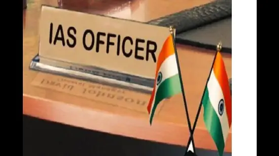 IAS Officer Scolded then Private Secretary Started Crying