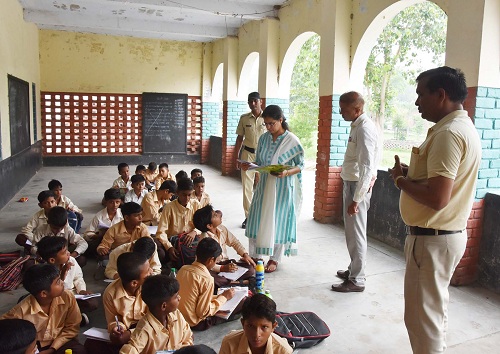 Seeing DC, Master started teaching Sanskrit