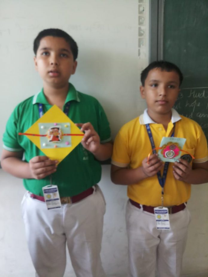 Panipat News/Organizing Rakhi Making Activity at Dr.MKK Arya Model School