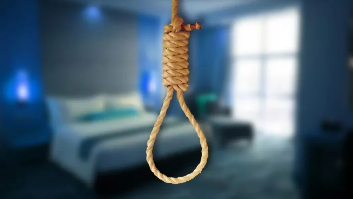 Advocate dies under suspicious circumstances
