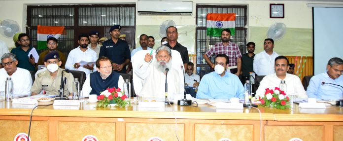 Rohtak News/All employees of police post suspended for delay in registering FIR: Home Minister Anil Vij