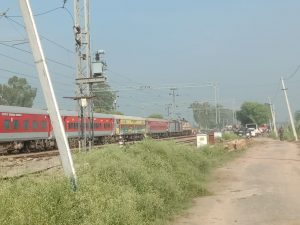 Sampla News/Delhi Rohtak rail traffic could be smooth after about 18 hours