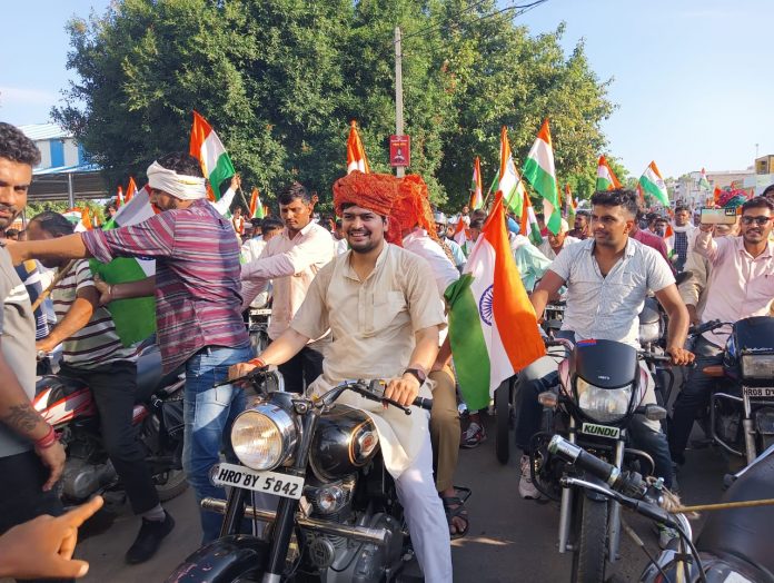 Tricolor Hoisted in Honor of the Martyrdom of the Heroes