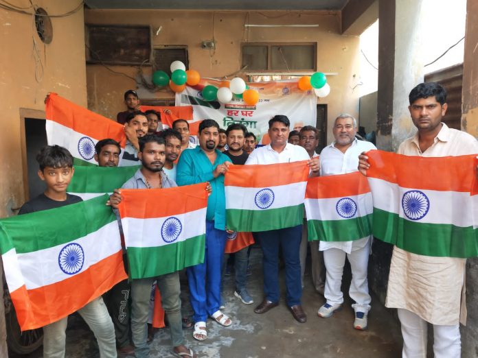 Panipat News/National flag will be found on all 508 depots of Panipat district