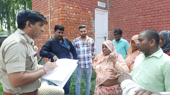 Arrive at Karnal CWC Child Welfare Committee office brick fight between two sides fiercely