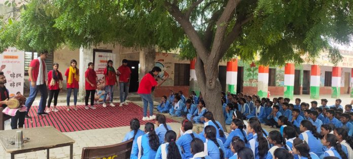 Sonipat News/Under the Kishore Kishori Mela the Breakthrough Organization staged a play in village Teodi