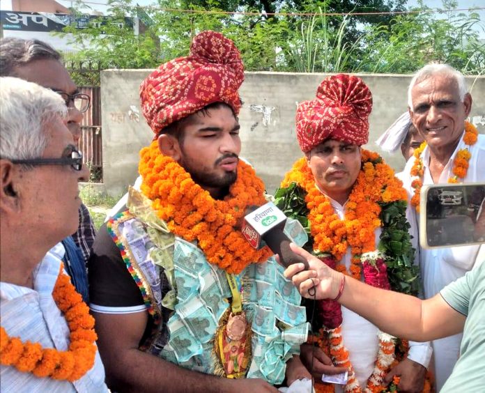 Bronze medalist Deepak Nehra in Common Wealth Games
