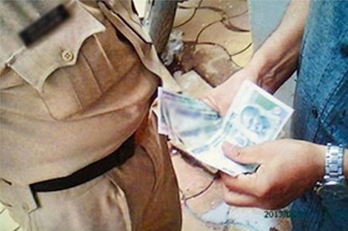 Chitrakoot police constable and retired DSP arrested for taking bribe in Sonepat
