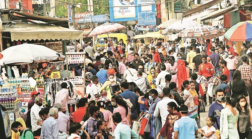 Corona again picks up speed in Delhi, masks returned to the markets