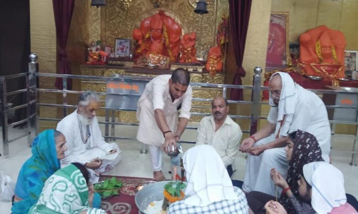 Panipat News/Rudrabhishek done with the cheers of Lord Bhole Nath