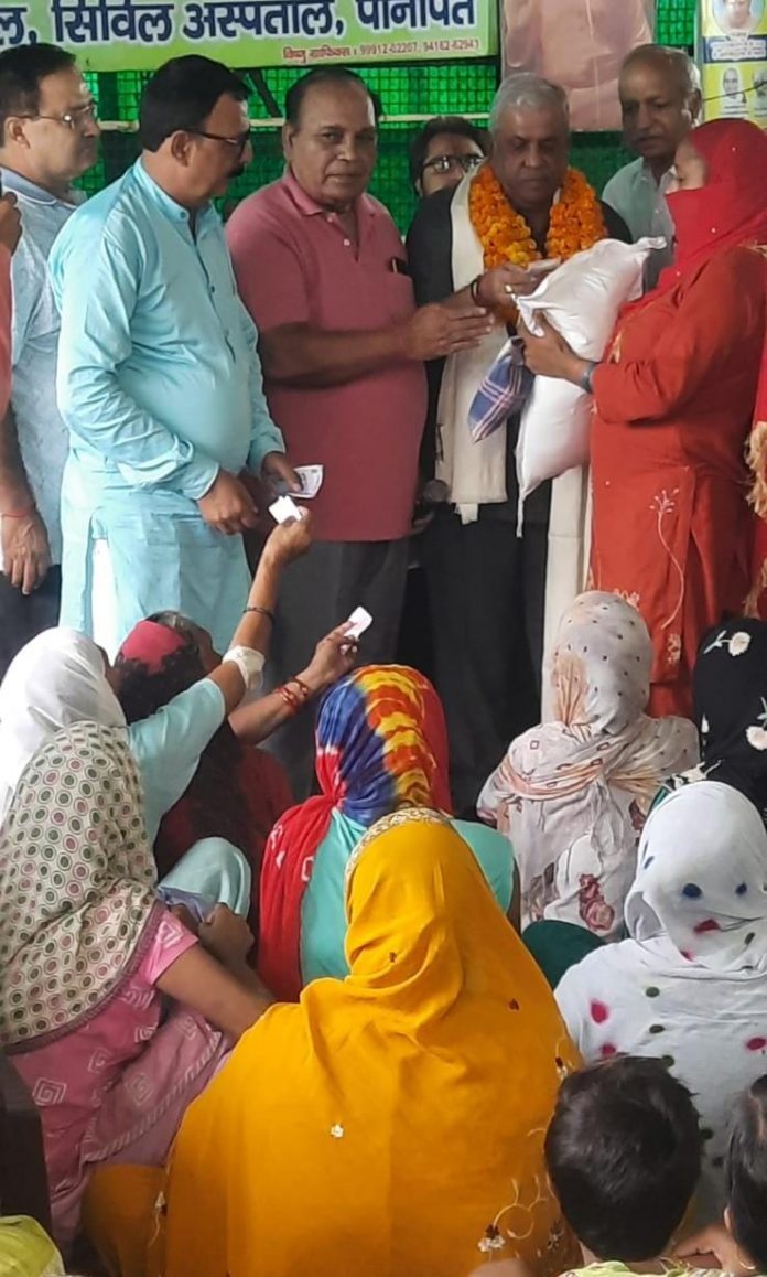 Panipat News/Jan Seva Dal gave ration to 250 people