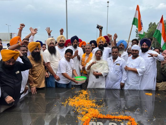 Bikramjit Singh Majithia Pays Tribute to Bhagat Singh