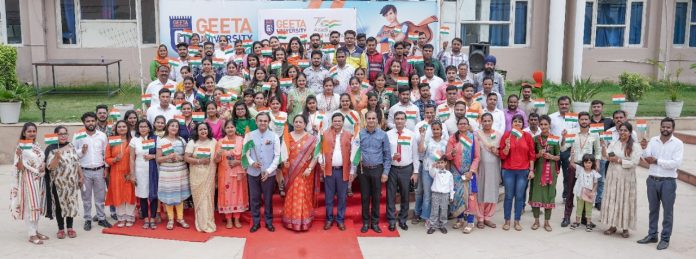 Panipat News/Independence Day celebrated with great pomp in Geeta University Naultha