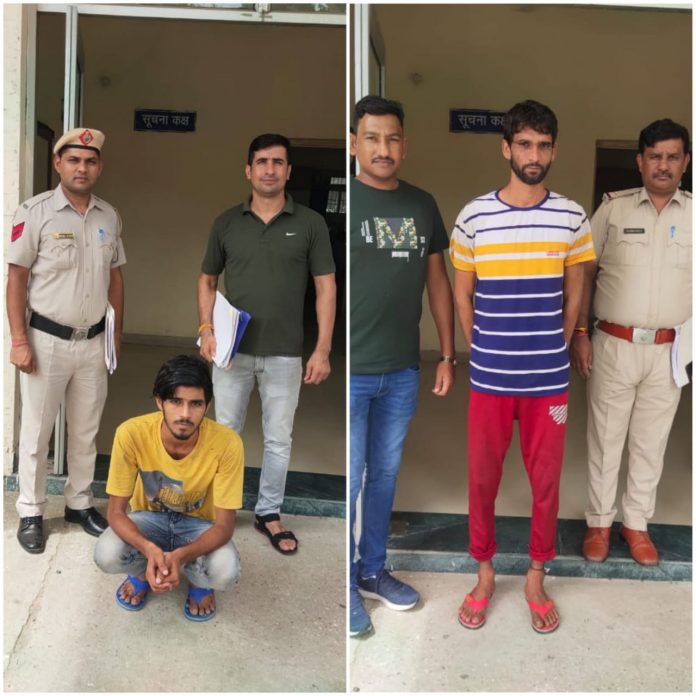 Panipat News/Two accused arrested with desi pistol from different places