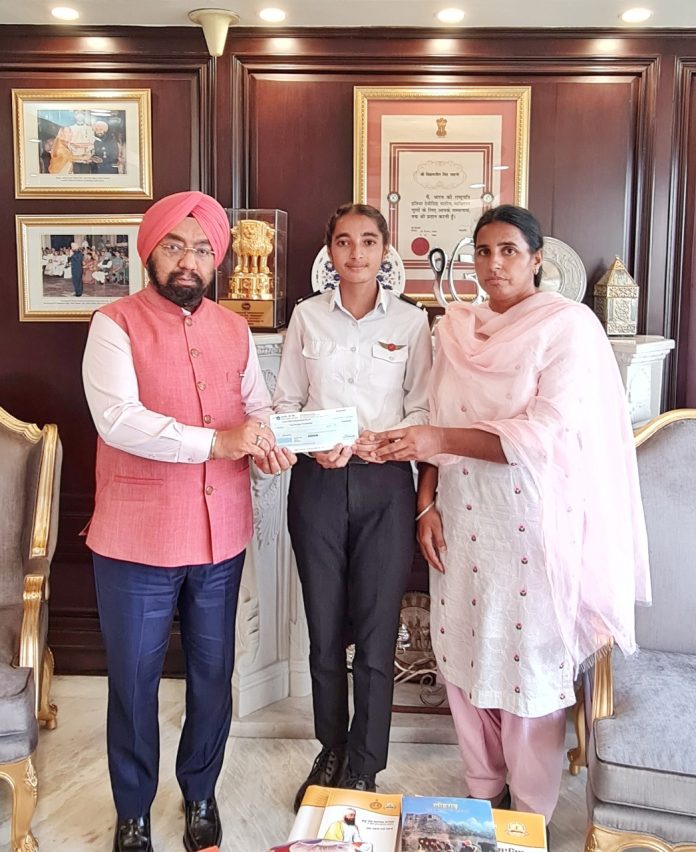 Kulveer Kaur of Barnala Trainee Pilot gets first Shaheed Bhagat Singh Punjab Scholarship