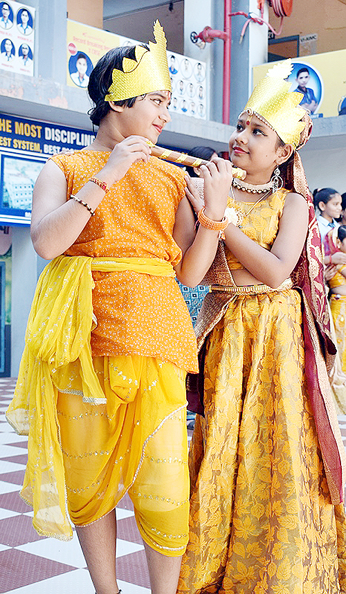 Janmasthmi celebrated at shri krishna school