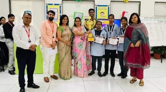 Team of RPS Vidyalaya Mahendragarh first in Commerce Quiz Competition
