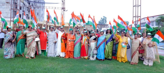 Children danced in the tricolor festival of India Development Council