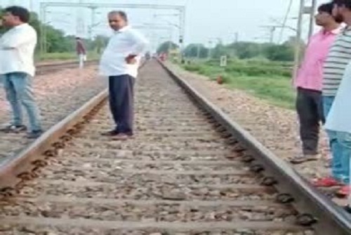 delhi rohtak rail traffic became smooth after about 18 hours