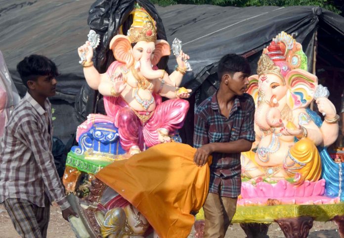 Huge enthusiasm among devotees for Ganpati festival in Punjab