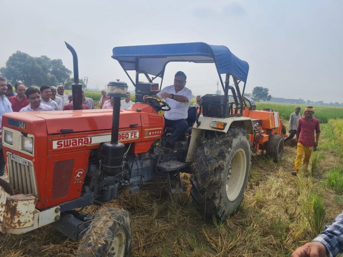 DC Sushil Sarwan himself took over the command of stubble management