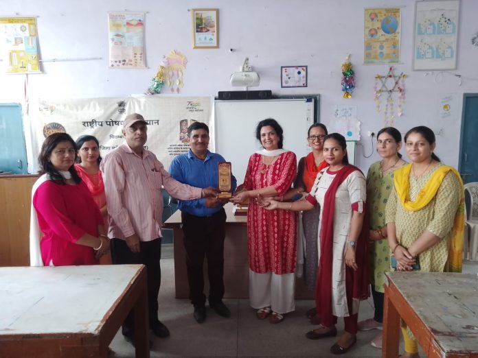 Competition organized in the state college on the topic 'right nutrition country light'