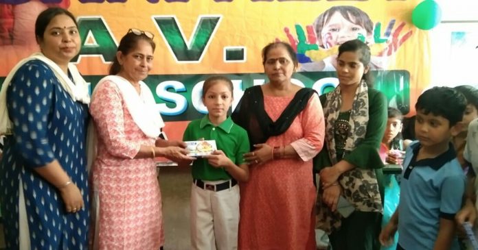 Children showed enthusiasm in essay competition