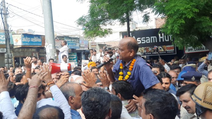 Agents from across the state reached Karnal today to gherao the Chief Minister's residence