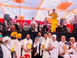Gurdas Maan did Punjabi music in village Jhingda