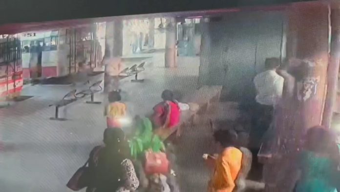 Case Of Snatching Mobile From Girl Sitting At Karnal Bus Stand